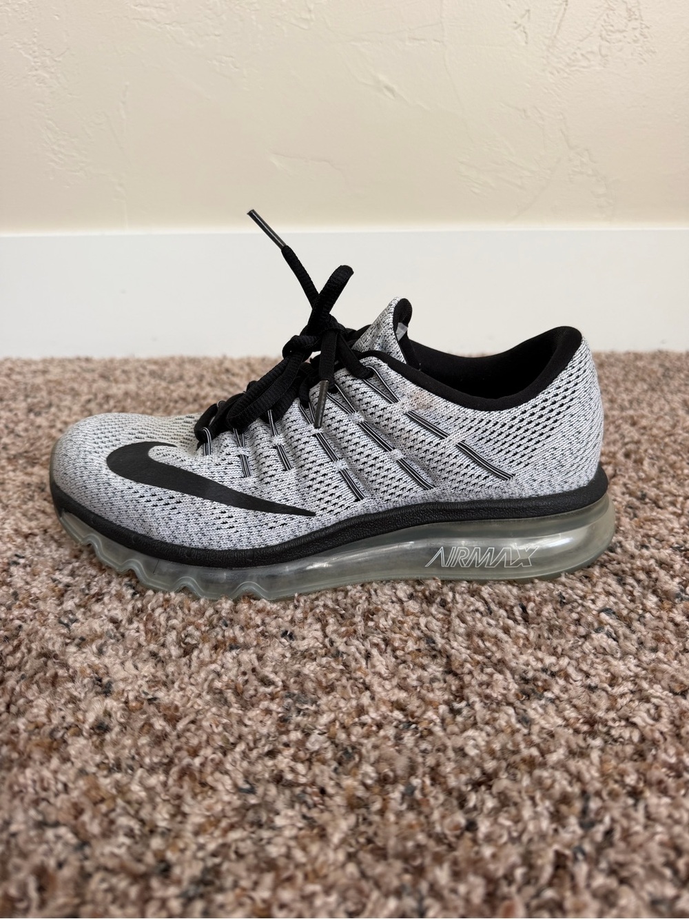 Nike Men’s Air Max 2016 White Black Low-Top Running Shoes, size 6.5 like NEW